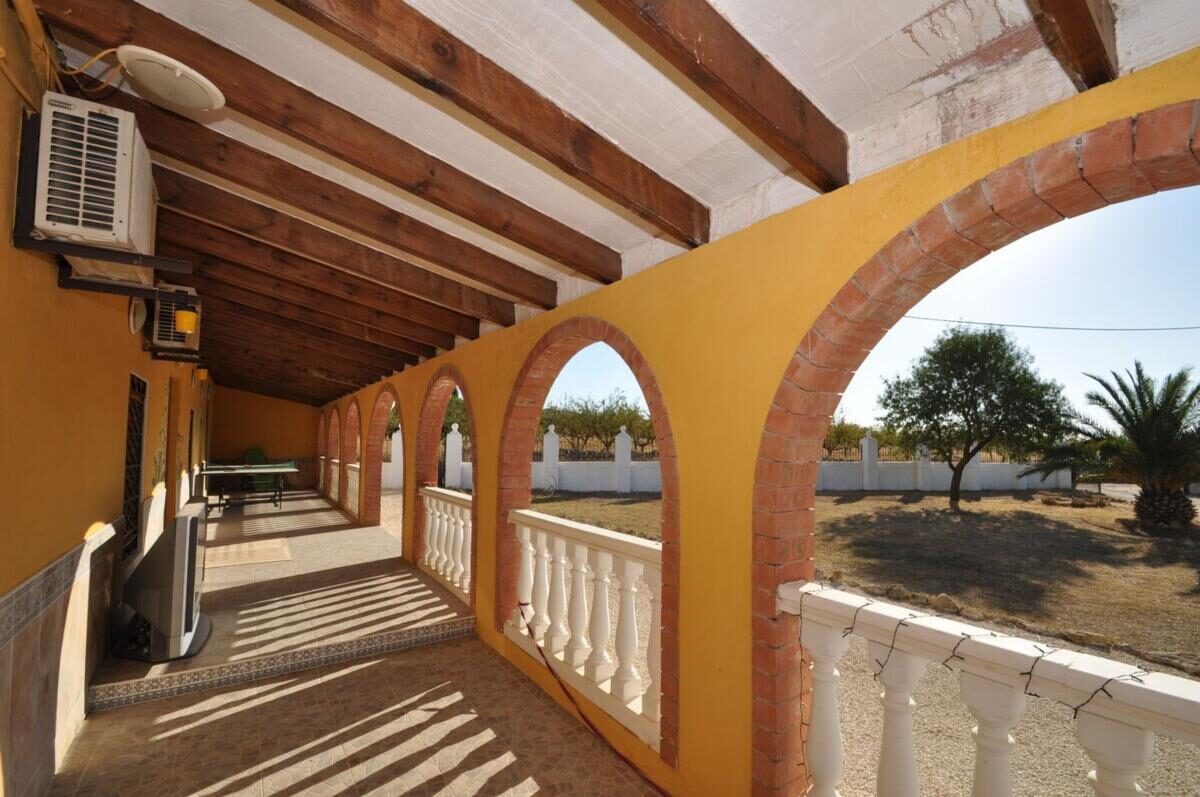 Willa z 8 sypialniami, 450m² w Pinoso, Hiszpania [ID: 0152-578346]