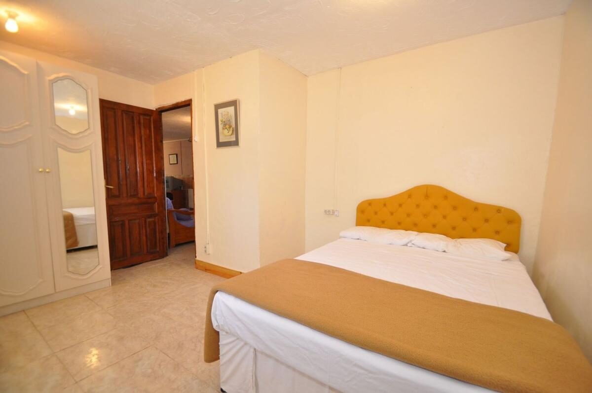 Willa z 8 sypialniami, 450m² w Pinoso, Hiszpania [ID: 0152-578346]