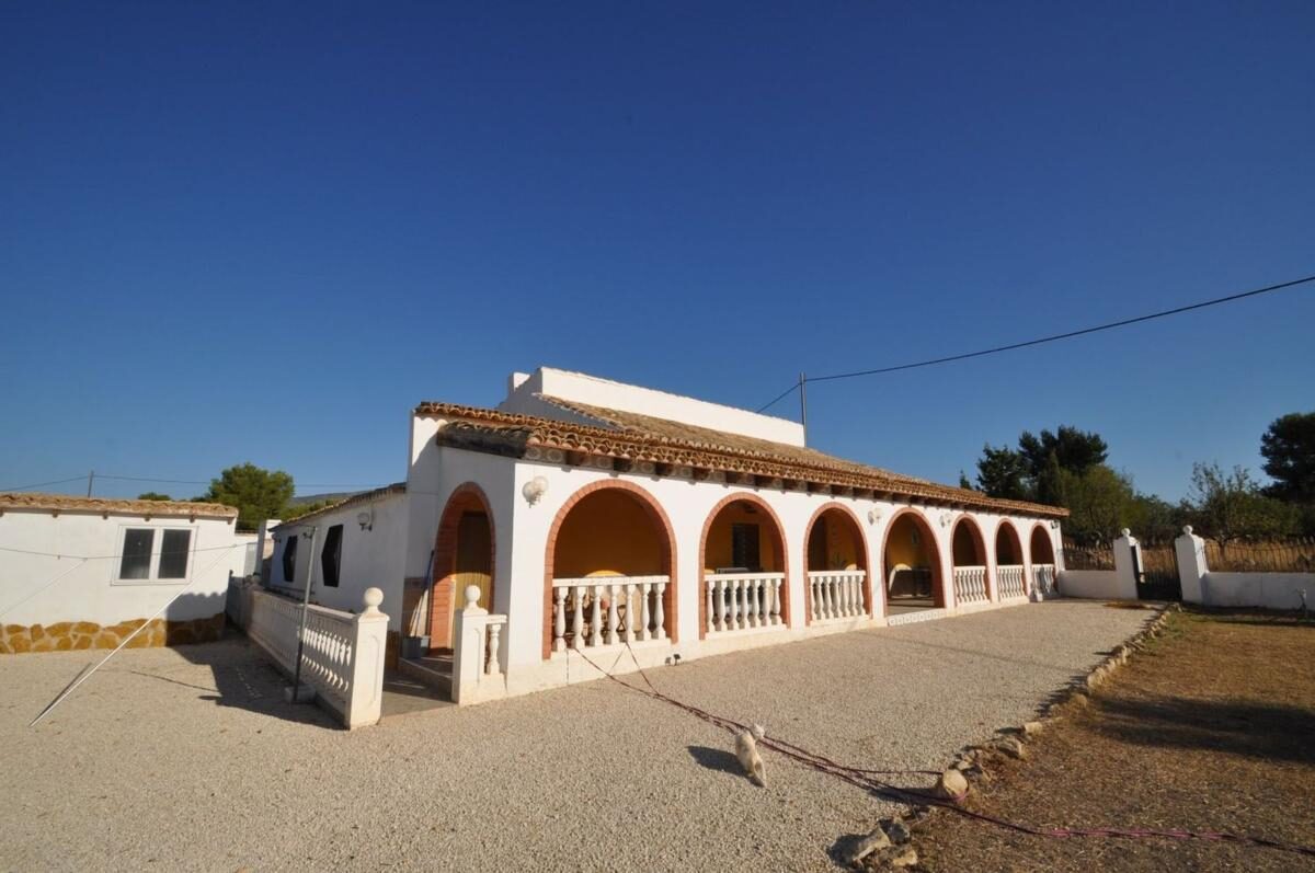 Willa z 8 sypialniami, 450m² w Pinoso, Hiszpania [ID: 0152-578346]