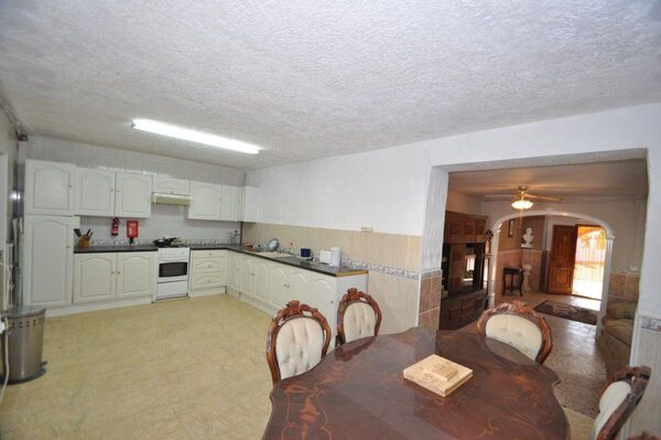Villa in Pinoso, Spain, 450m² - image 27