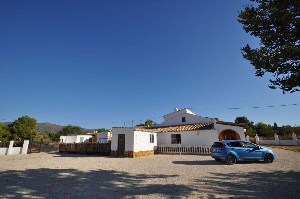 Willa z 8 sypialniami, 450m² w Pinoso, Hiszpania [ID: 0152-578346]