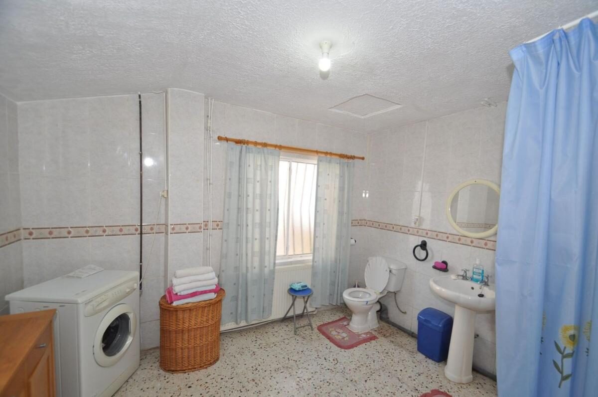 Willa z 8 sypialniami, 450m² w Pinoso, Hiszpania [ID: 0152-578346]