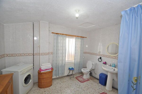 Villa in Pinoso, Spain, 450m² - image 12