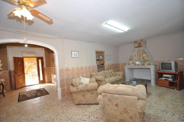 Villa in Pinoso, Spain, 450m² - image 23