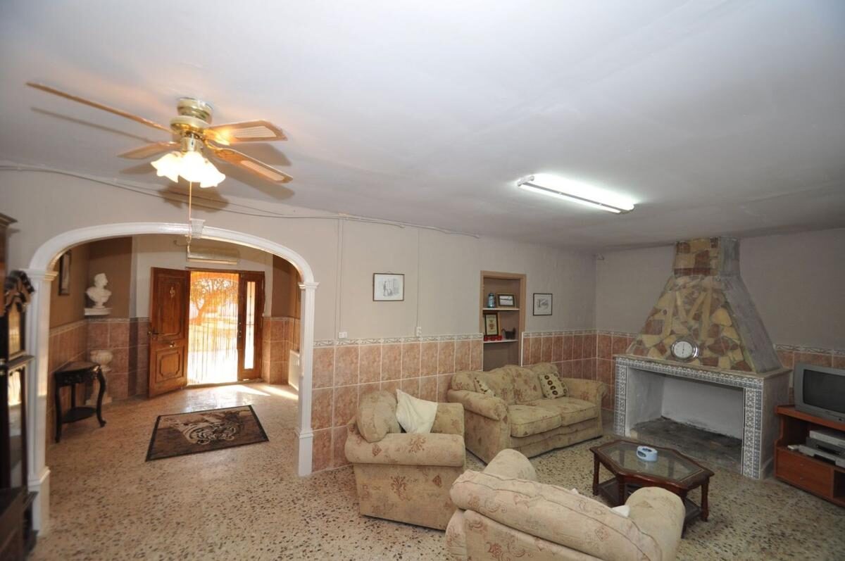Willa z 8 sypialniami, 450m² w Pinoso, Hiszpania [ID: 0152-578346]
