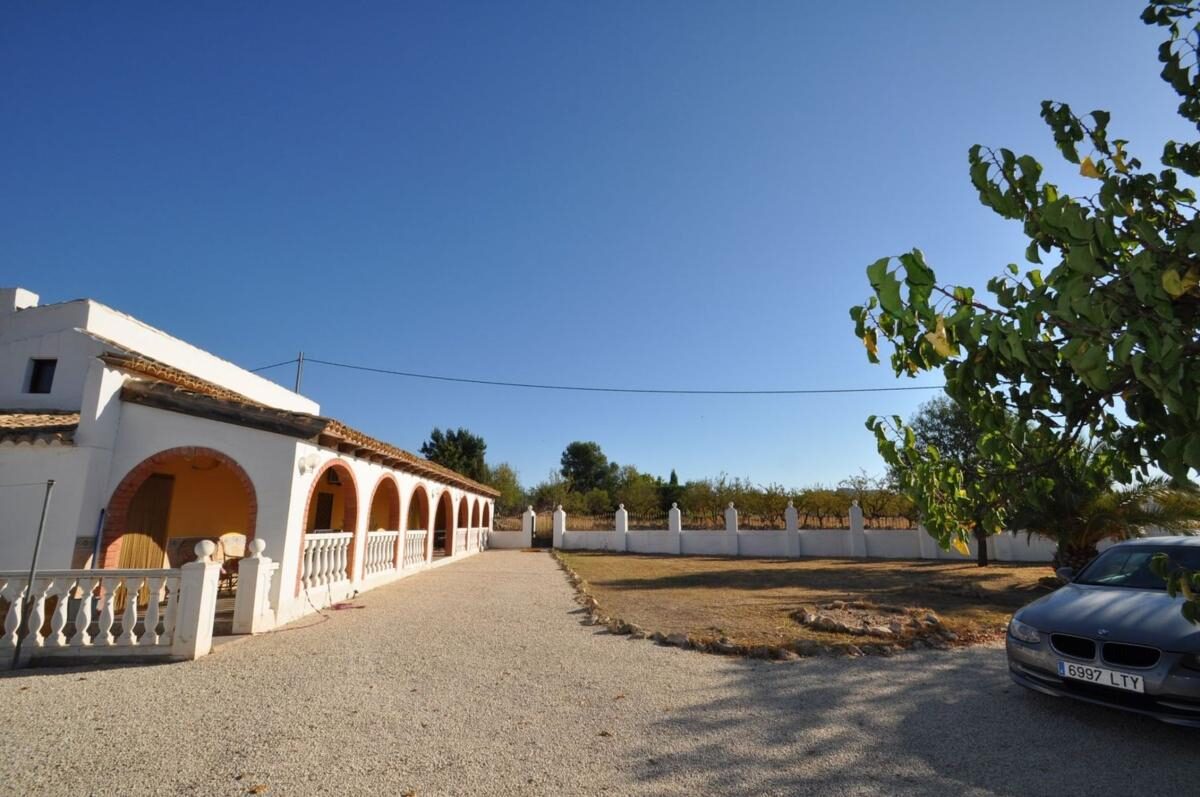 Willa z 8 sypialniami, 450m² w Pinoso, Hiszpania [ID: 0152-578346]