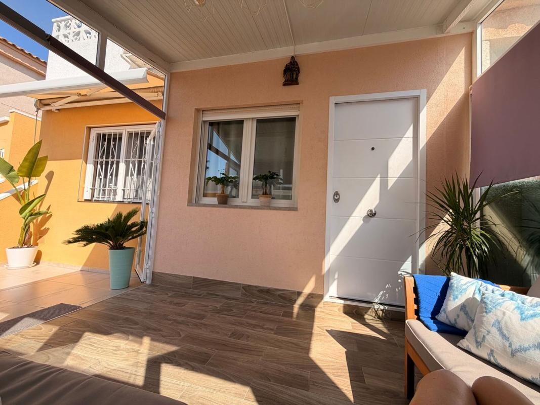 Townhouse with 3 bedrooms, 110m² in Torrevieja, Spain [ID: 0152-576083]