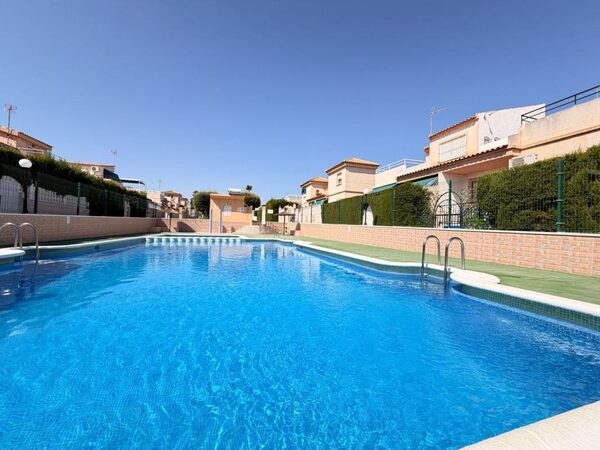 Таунхаус w Torrevieja ID 0152-576083