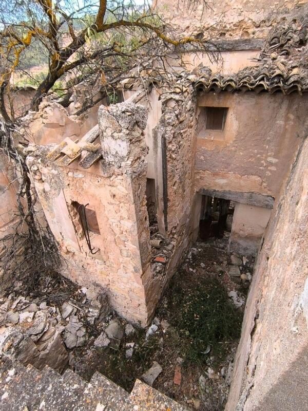 Houses in Pinoso, Spain, 200m² - image 8
