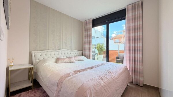 Villa in Torrevieja, Spain, 194m² - image 18