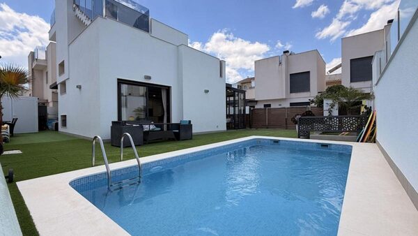 Villa in Torrevieja, Spain, 194m²