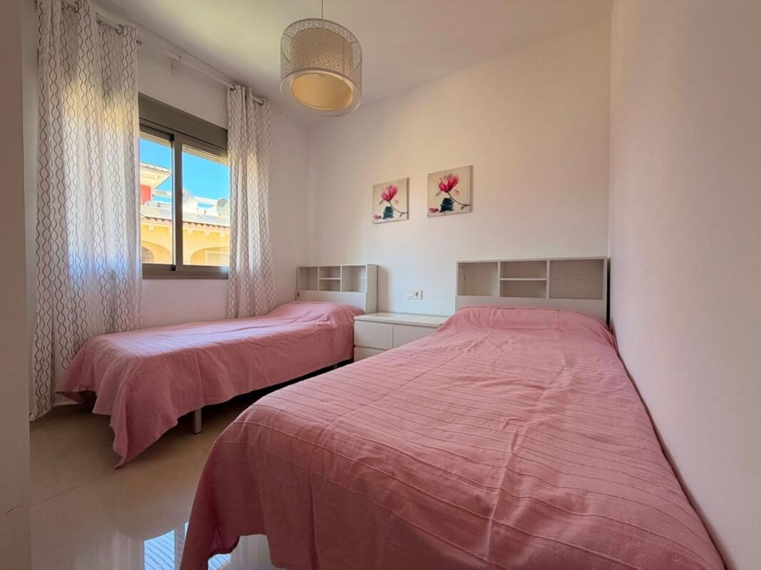 Апартаменты с 2 спальнями, 85м² в Рохалес, Испания [ID: 0152-564052]