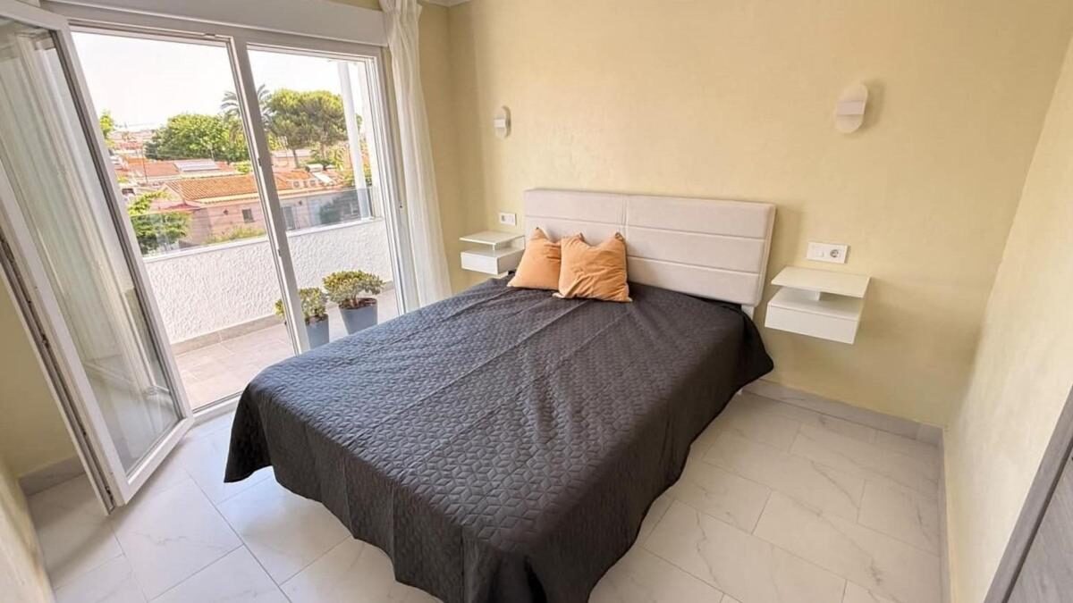 Townhouse with 3 bedrooms, 70m² in Torrevieja, Spain [ID: 0152-553689]