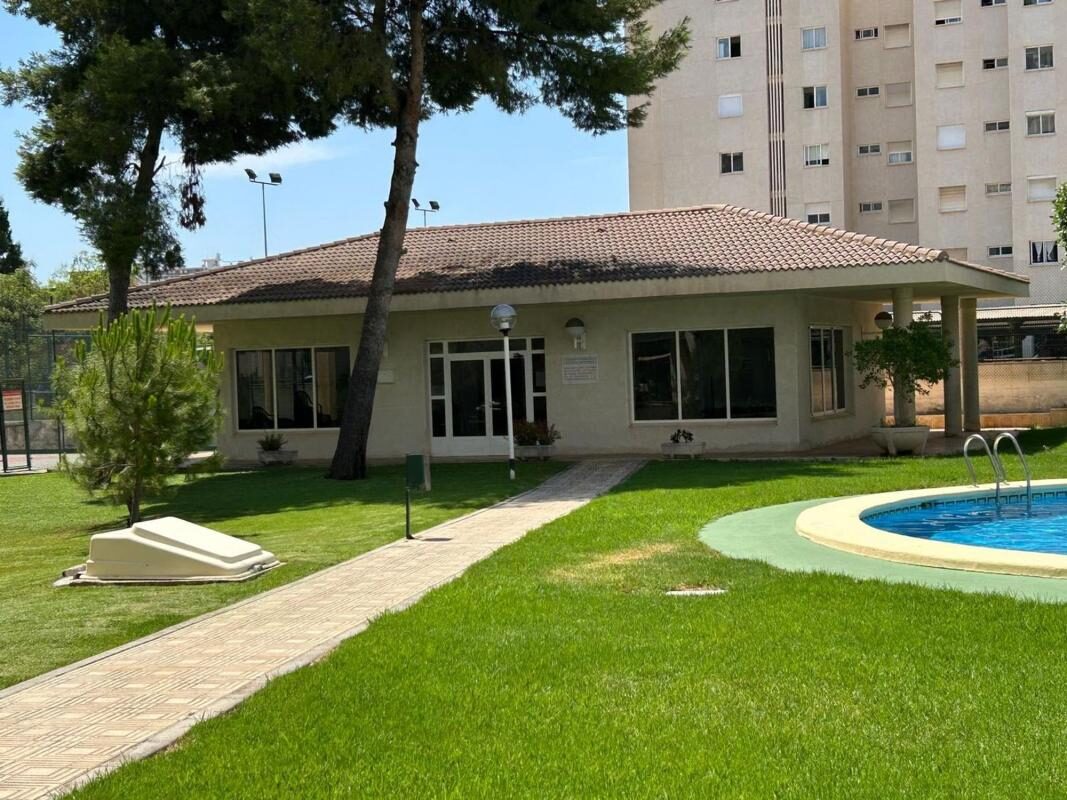 Apartments with 3 bedrooms, 94m² in Alicante, Spain [ID: 0152-553618]