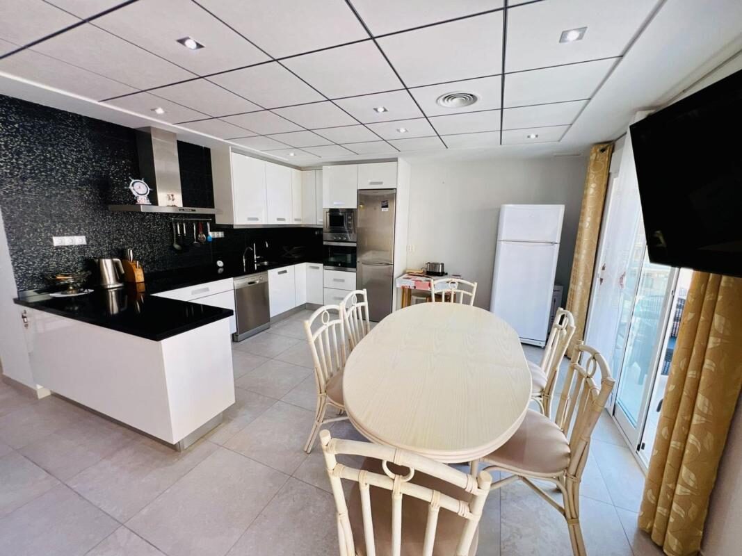 Apartments with 3 bedrooms, 111m² in Torrevieja, Spain [ID: 0152-552399]