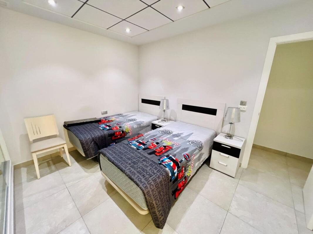 Apartments with 3 bedrooms, 111m² in Torrevieja, Spain [ID: 0152-552399]