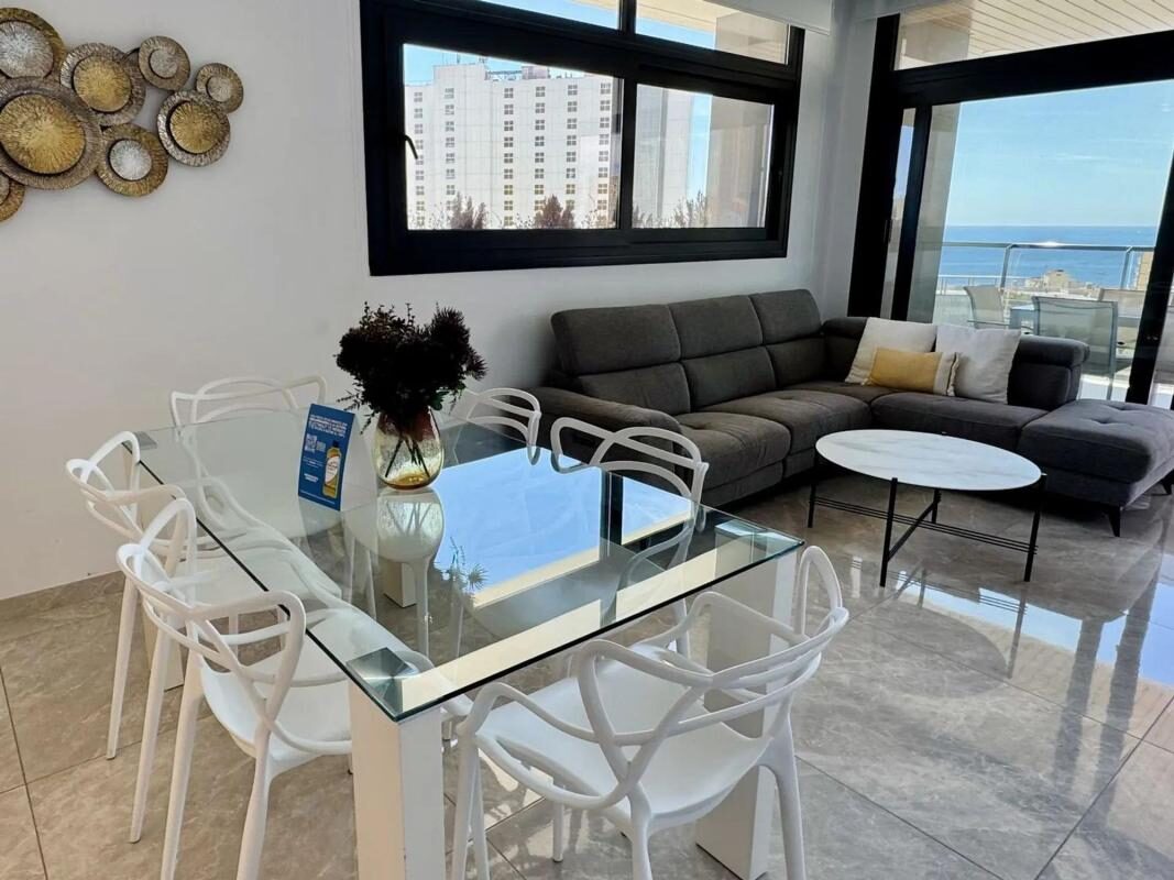 Apartamenty z 3 sypialniami, 160m² w Benidorm, Hiszpania [ID: 0152-551530]