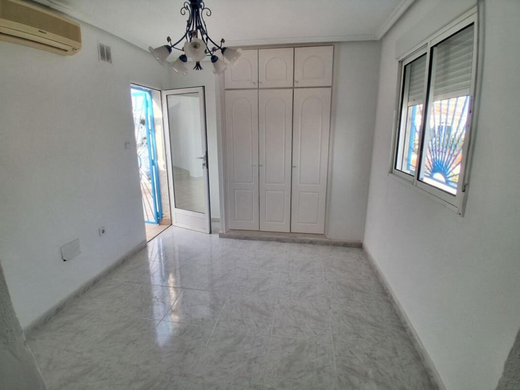 Вілла з 5 спальнями, 187м² в Рохалес, Іспанія [ID: 0152-538776]