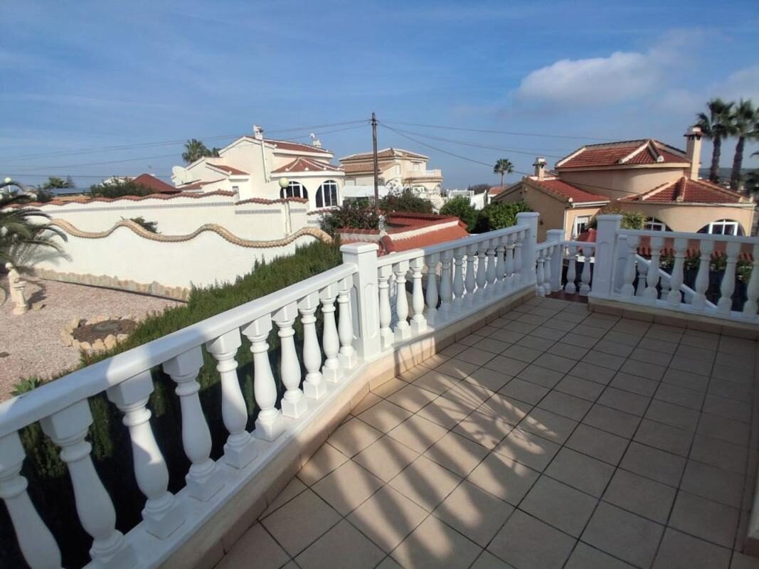Вілла з 5 спальнями, 187м² в Рохалес, Іспанія [ID: 0152-538776]