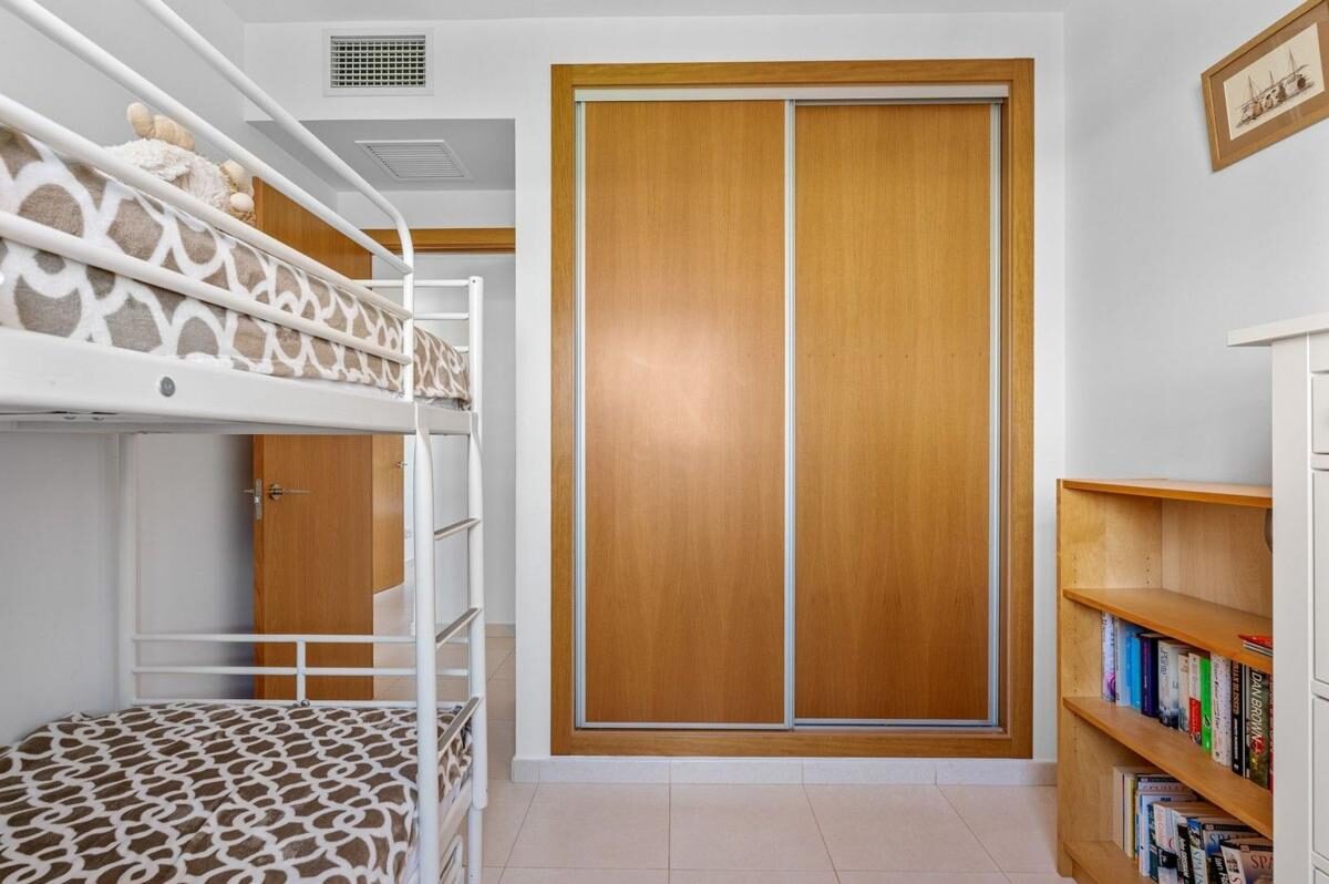 Таунхаус с 3 спальнями, 115м² в Рохалес, Испания [ID: 0152-538465]
