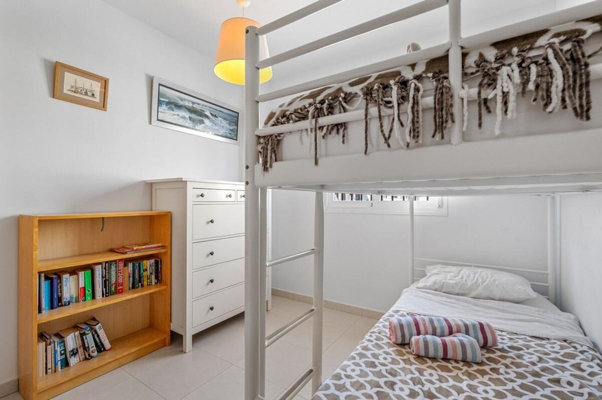 Таунхаус с 3 спальнями, 115м² в Рохалес, Испания [ID: 0152-538465]
