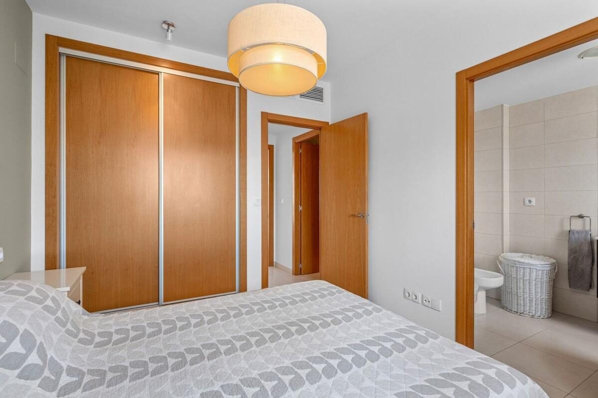 Таунхаус с 3 спальнями, 115м² в Рохалес, Испания [ID: 0152-538465]