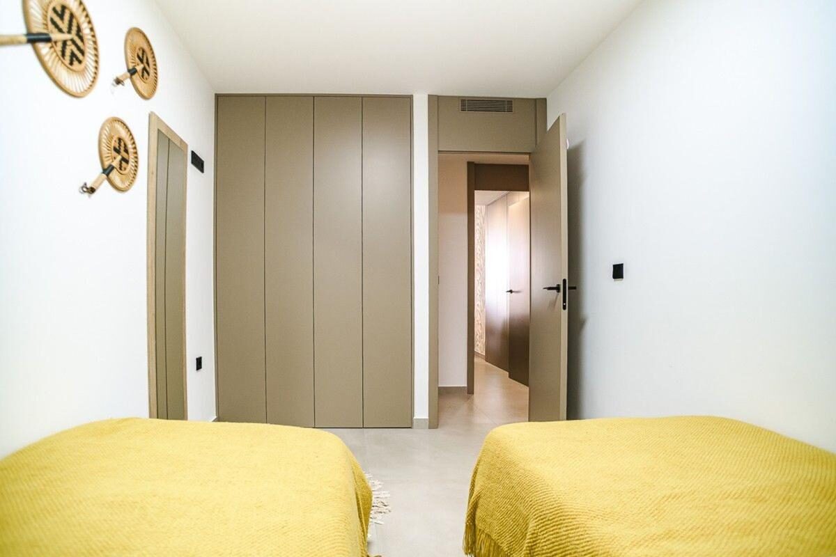 Apartamenty z 3 sypialniami, 110m² w Torrevieja, Hiszpania [ID: 0152-537097]