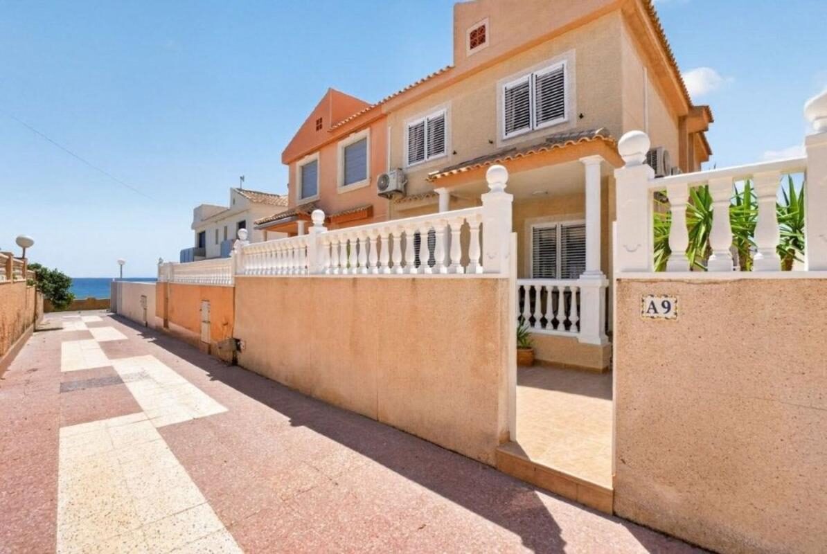 Таунхаус с 3 спальнями, 104м² в Торревьеха, Испания [ID: 0152-535320]
