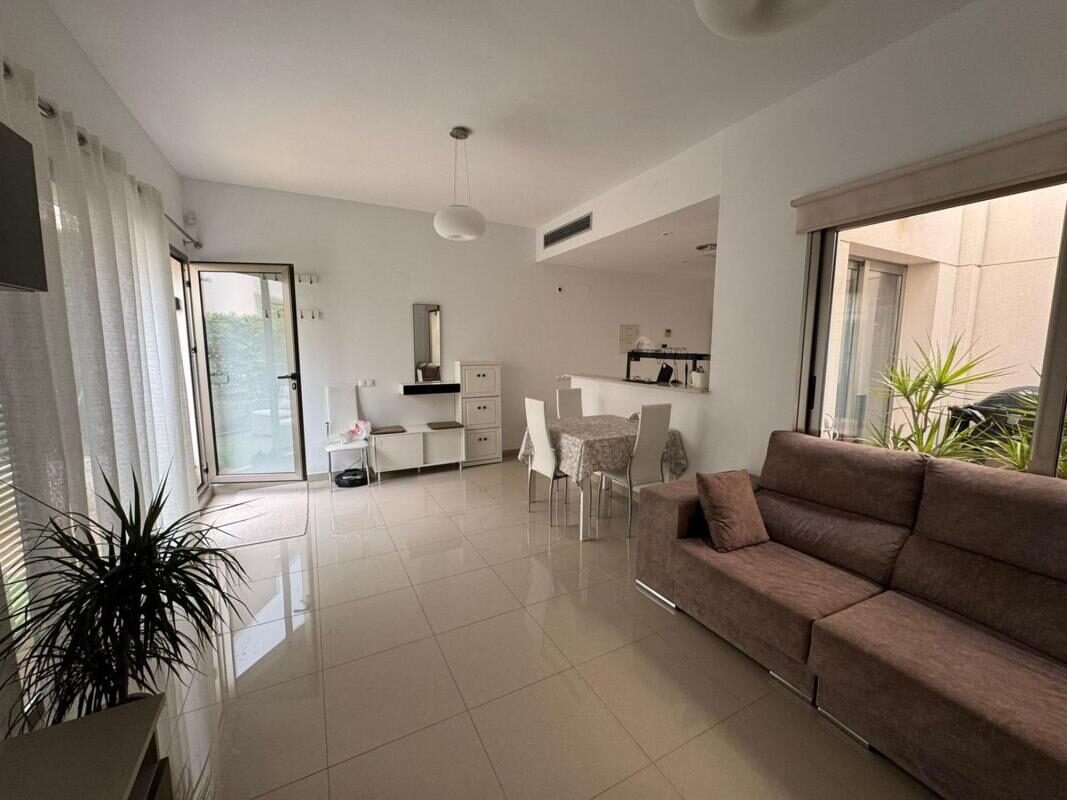 Dom szeregowy z 3 sypialniami, 127m² w Torrevieja, Hiszpania [ID: 0152-534250]