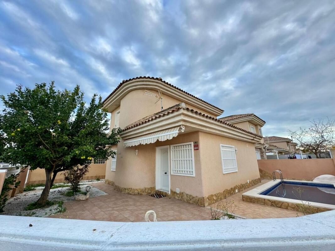 Townhouse with 3 bedrooms, 101m² in Torrevieja, Spain [ID: 0152-532173]