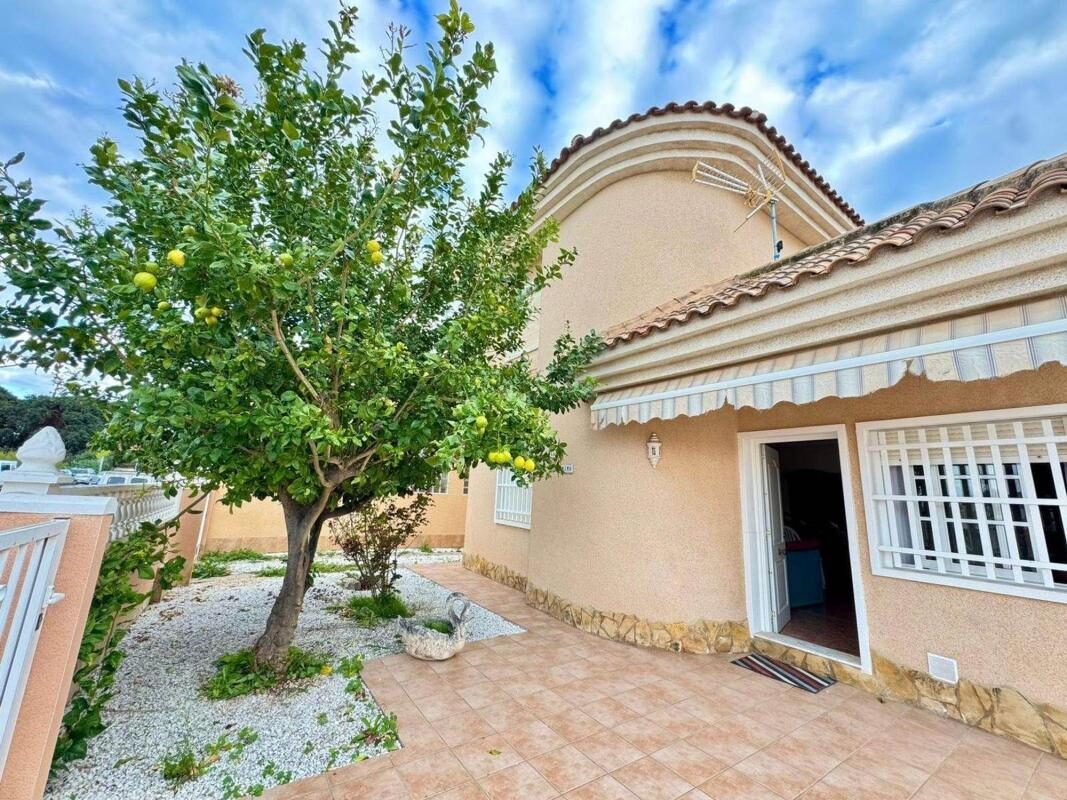 Townhouse with 3 bedrooms, 101m² in Torrevieja, Spain [ID: 0152-532173]