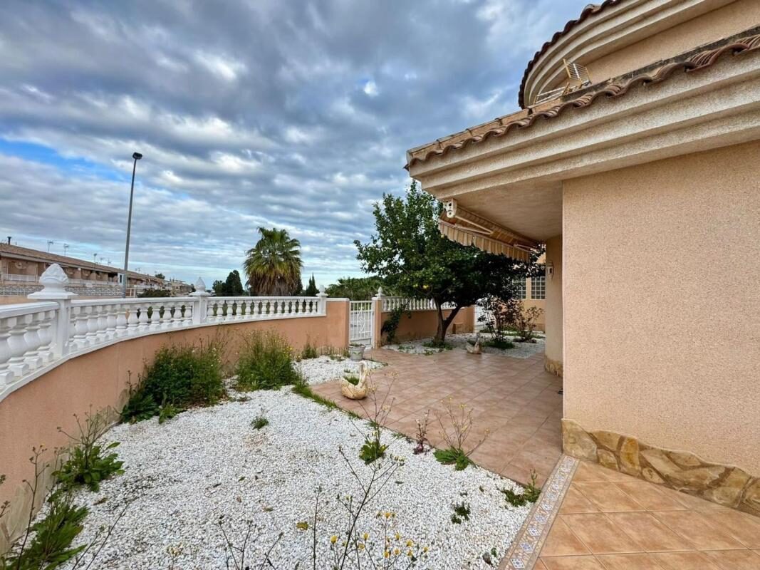 Townhouse with 3 bedrooms, 101m² in Torrevieja, Spain [ID: 0152-532173]