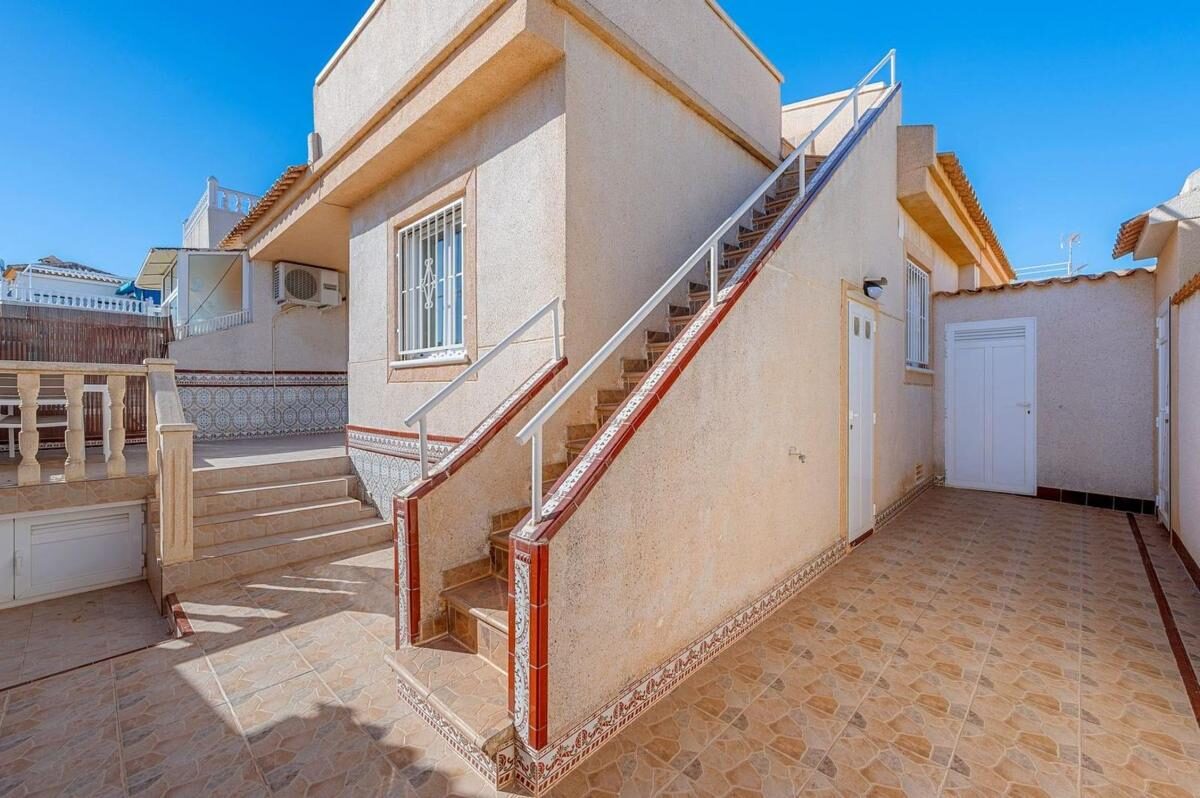 Апартаменти з 2 спальнями, 50м² в Торрев'єха, Іспанія [ID: 0152-530685]