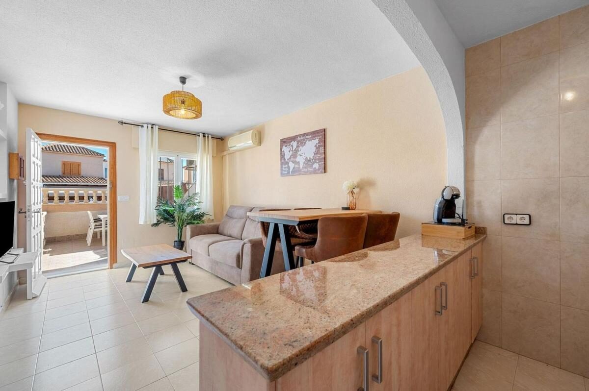 Апартаменти з 2 спальнями, 50м² в Торрев'єха, Іспанія [ID: 0152-530685]