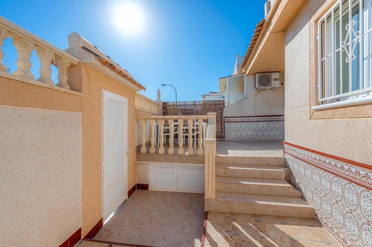 Апартаменти з 2 спальнями, 50м² в Торрев'єха, Іспанія [ID: 0152-530685]