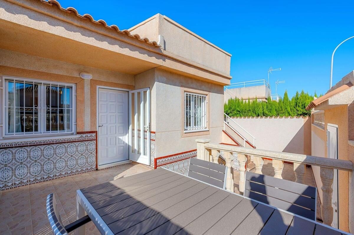 Апартаменти з 2 спальнями, 50м² в Торрев'єха, Іспанія [ID: 0152-530685]