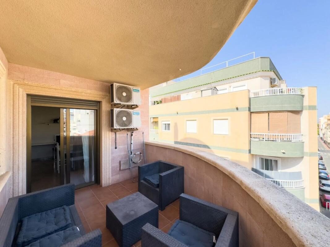Apartamenty z 4 sypialniami, 130m² w Torrevieja, Hiszpania [ID: 0152-529374]