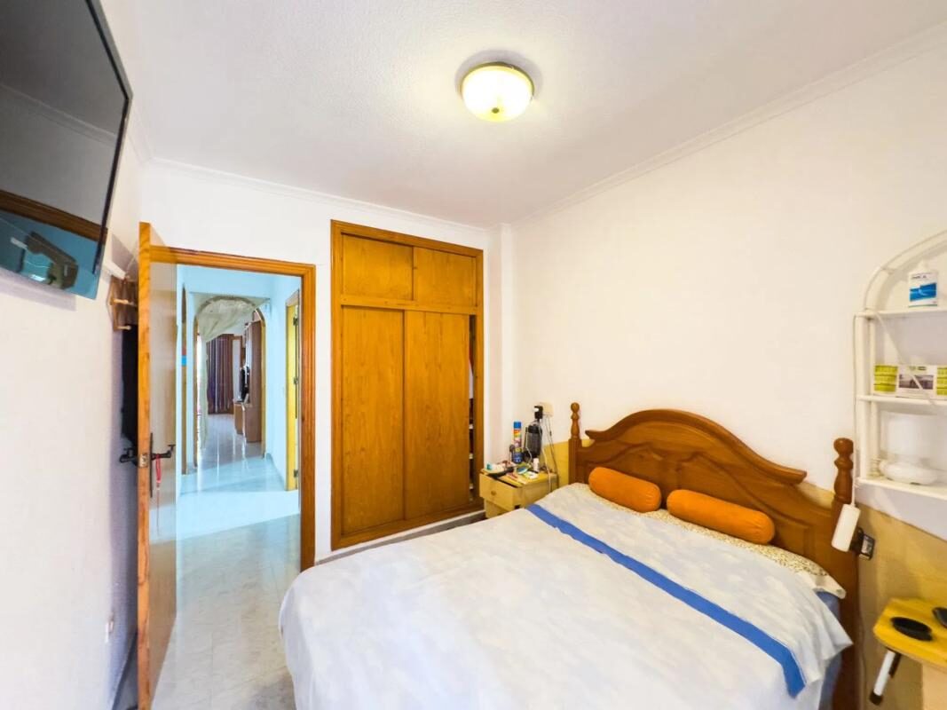 Apartments with 2 bedrooms, 88m² in Torrevieja, Spain [ID: 0152-529372]