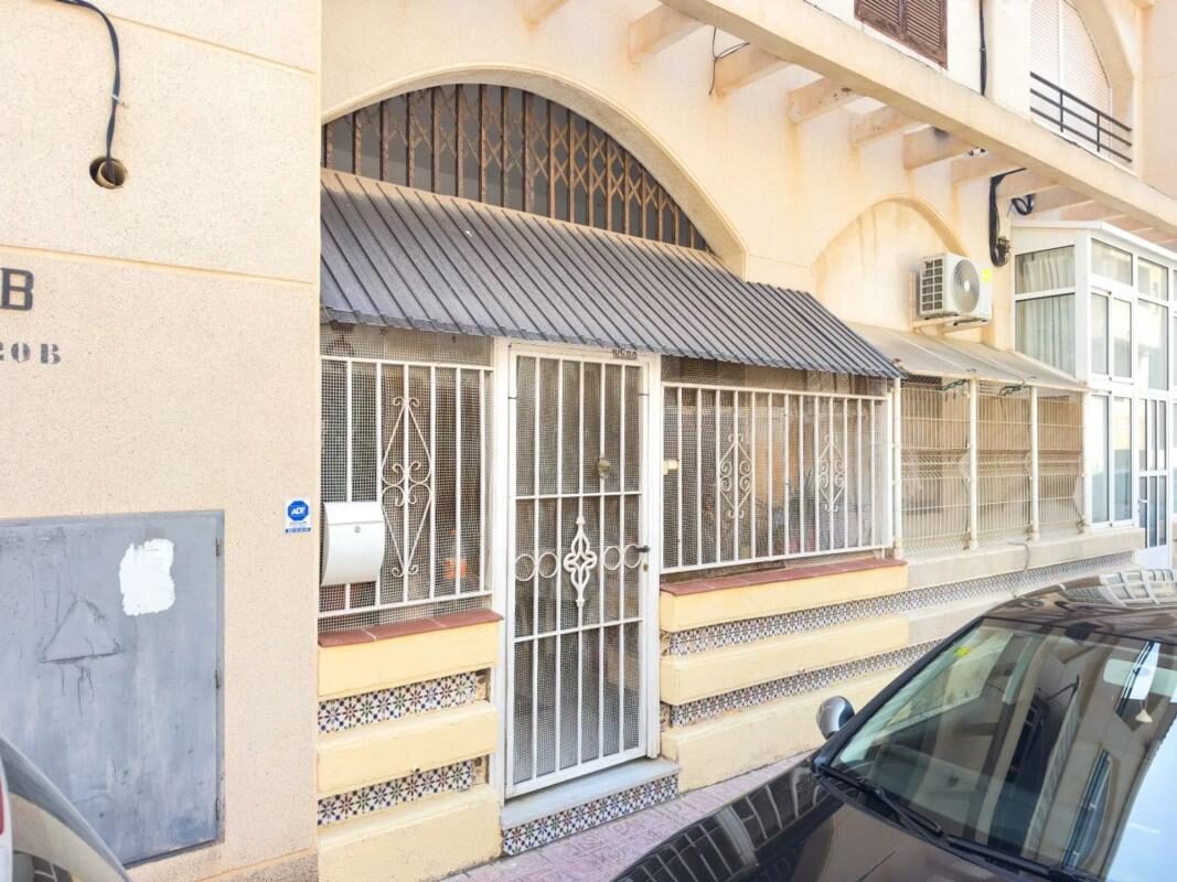 Apartments with 2 bedrooms, 88m² in Torrevieja, Spain [ID: 0152-529372]