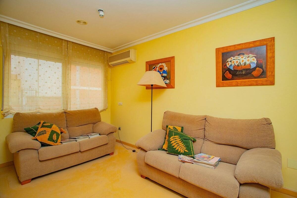 Apartamenty z 4 sypialniami, 97m² w Torrevieja, Hiszpania [ID: 0152-529356]