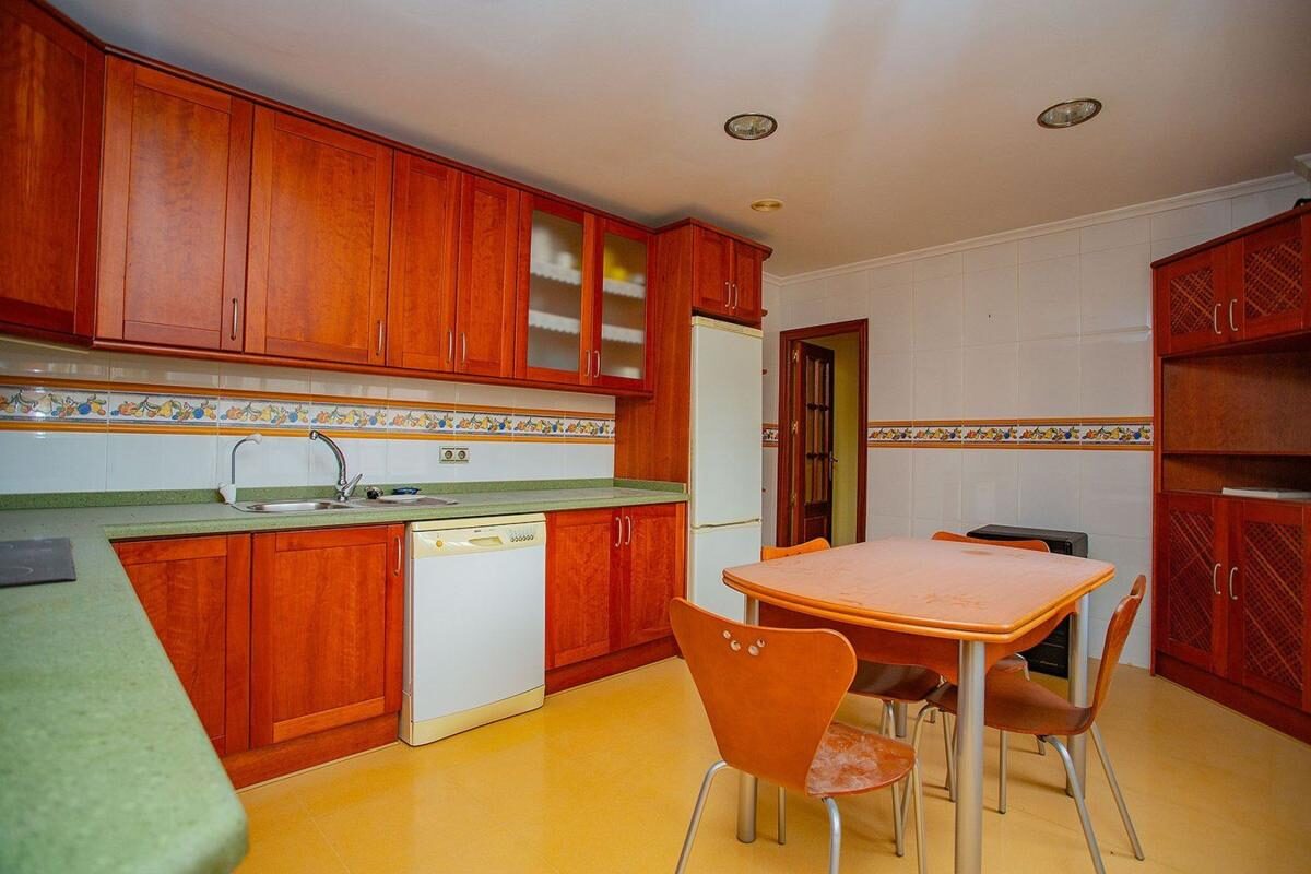 Apartamenty z 4 sypialniami, 97m² w Torrevieja, Hiszpania [ID: 0152-529356]