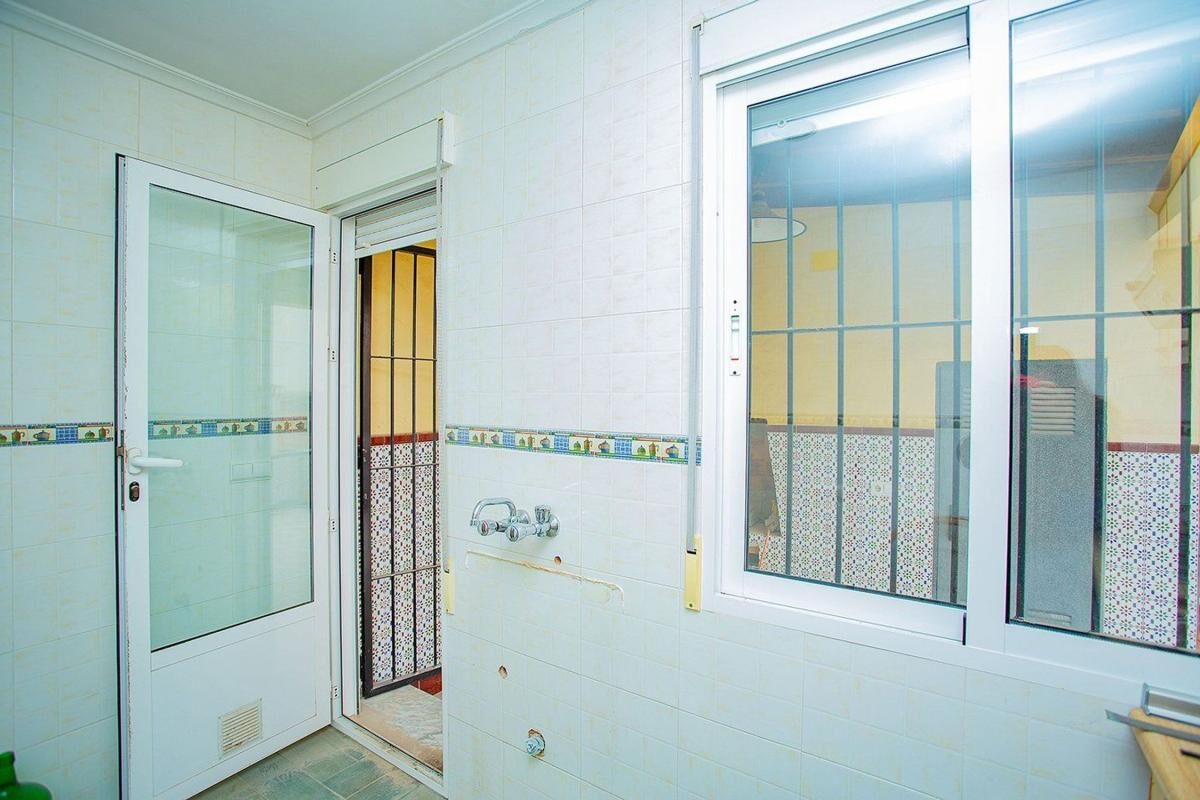 Apartamenty z 4 sypialniami, 97m² w Torrevieja, Hiszpania [ID: 0152-529356]