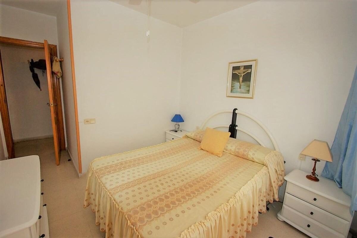 Apartamenty z 3 sypialniami, 80m² w Torrevieja, Hiszpania [ID: 0152-529346]