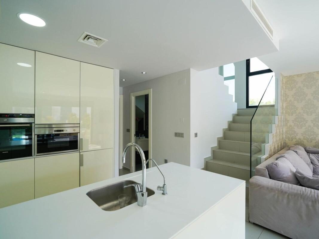Вилла с 3 спальнями, 120м² в Рохалес, Испания [ID: 0152-529341]