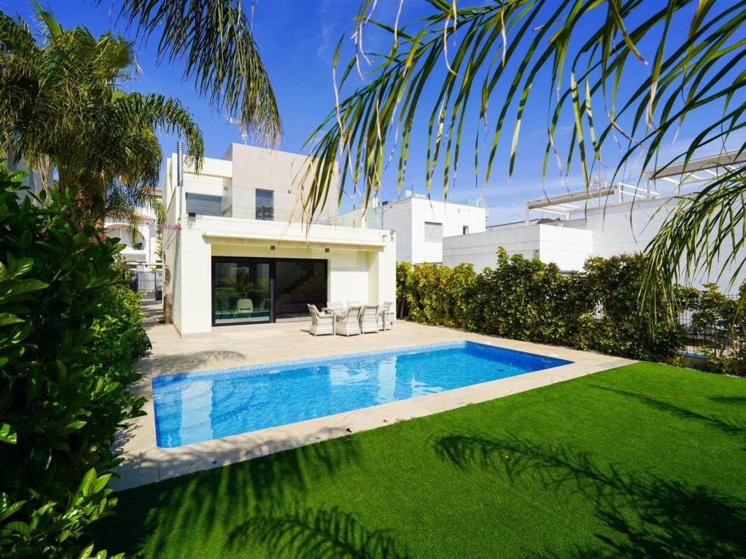 Вилла с 3 спальнями, 120м² в Рохалес, Испания [ID: 0152-529341]