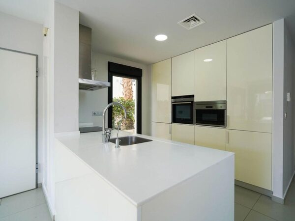 Вилла в Рохалес, Испания, 120м² - изображение 3