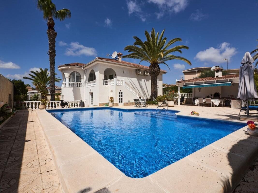 Villa with 4 bedrooms, 356m² in Rojales, Spain [ID: 0152-529340]