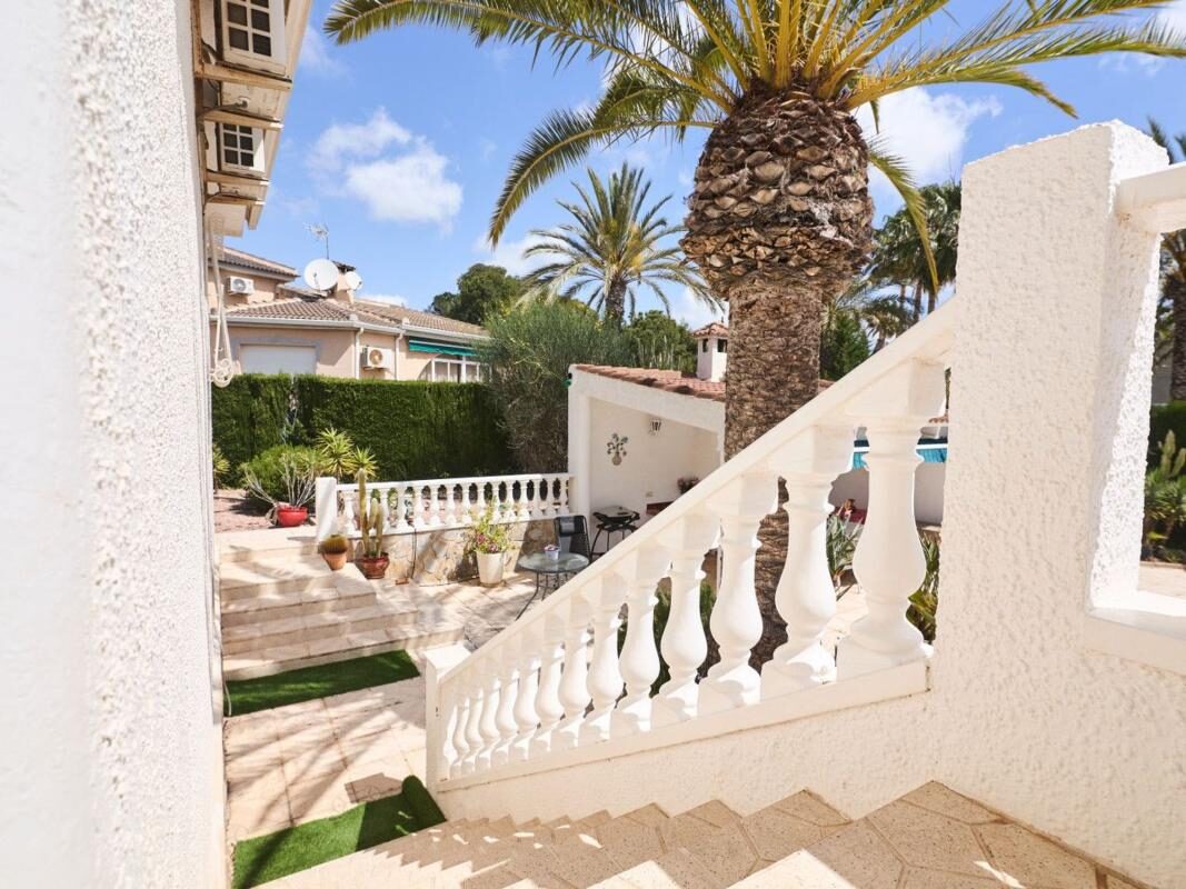 Villa with 4 bedrooms, 356m² in Rojales, Spain [ID: 0152-529340]