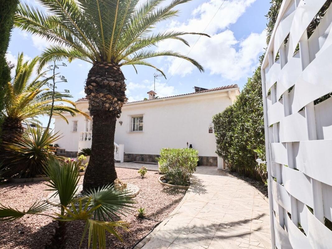 Villa with 4 bedrooms, 356m² in Rojales, Spain [ID: 0152-529340]