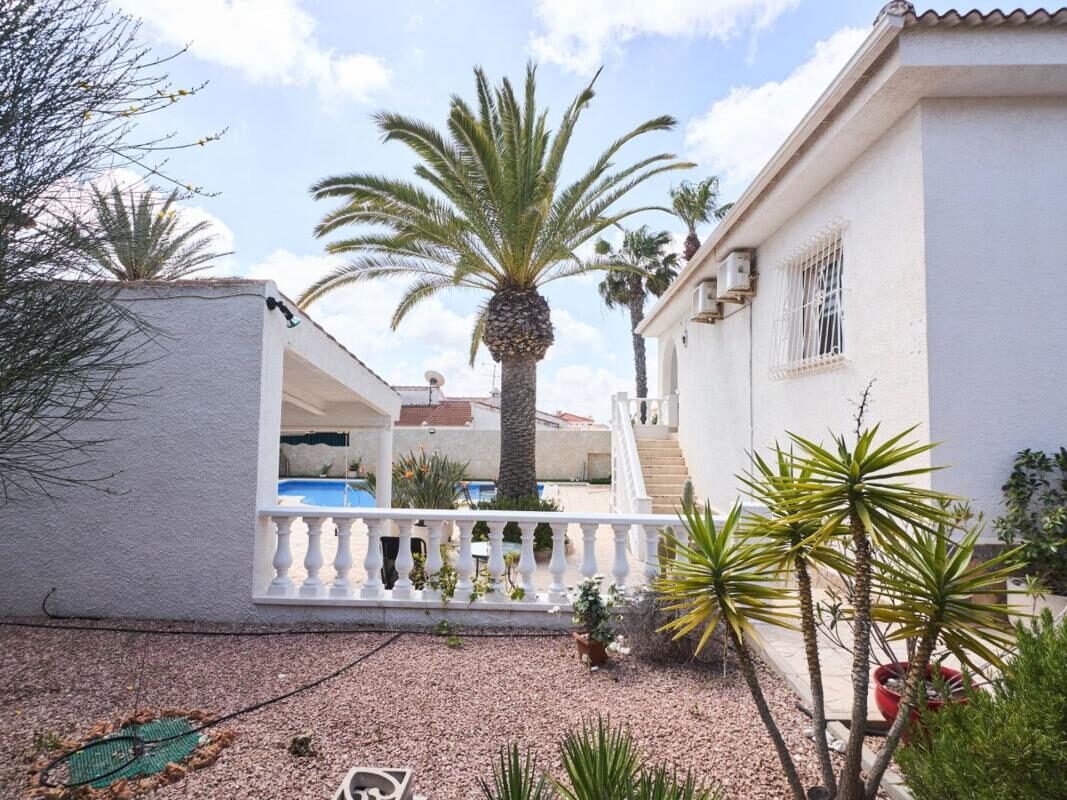 Villa with 4 bedrooms, 356m² in Rojales, Spain [ID: 0152-529340]